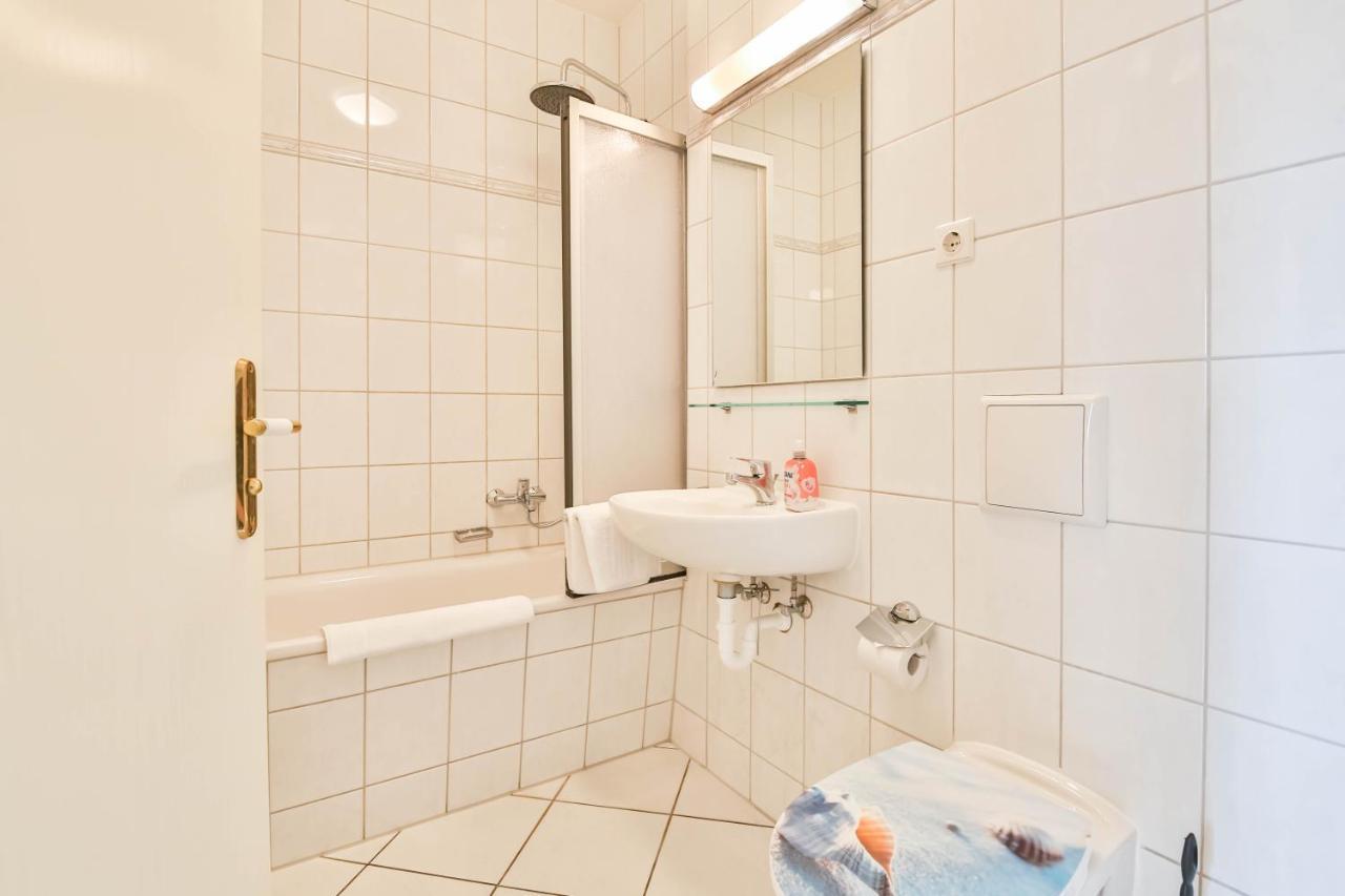 Apartment Diana Mit Terrasse Zempin Extérieur photo
